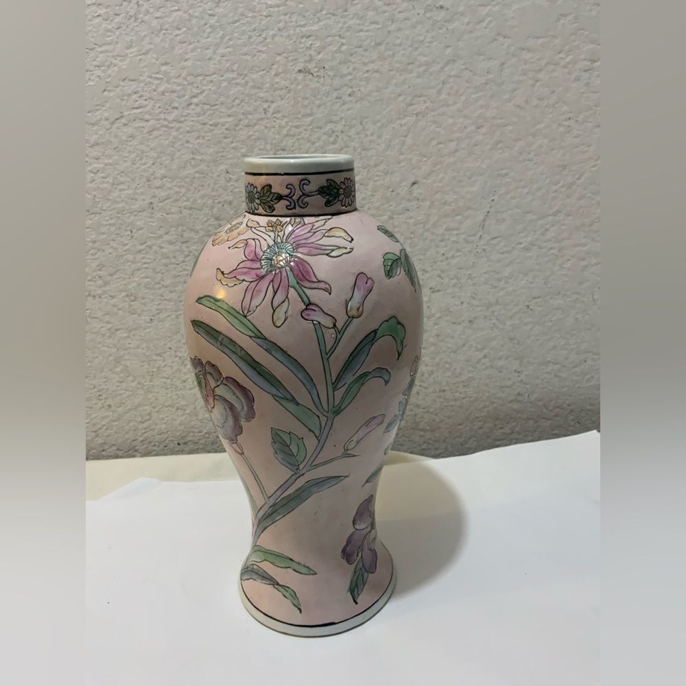 VTG Japanese Porcelain Ware Hand painted vase Neiman Marcus